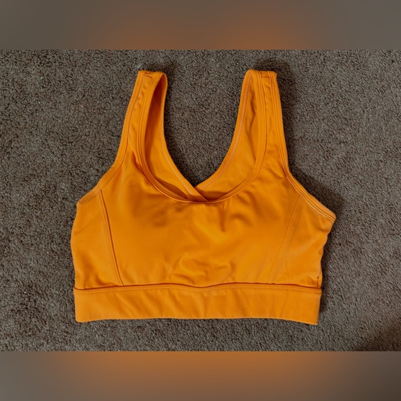 NVGTN sports bra Orange size Extra Small with bra clasps removable padding - Picture 3 of 6
